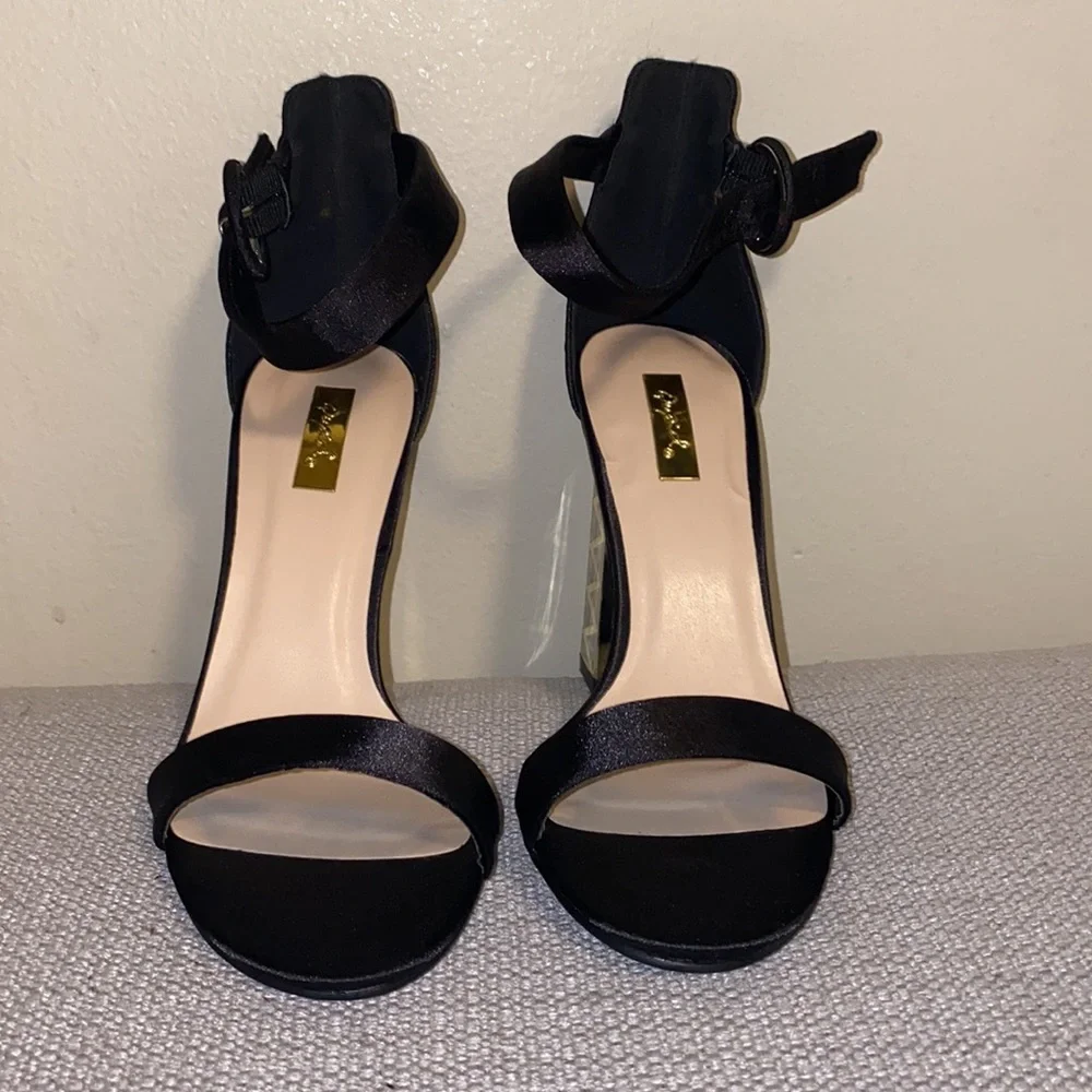 Black & gold heels - Picture 2 of 3